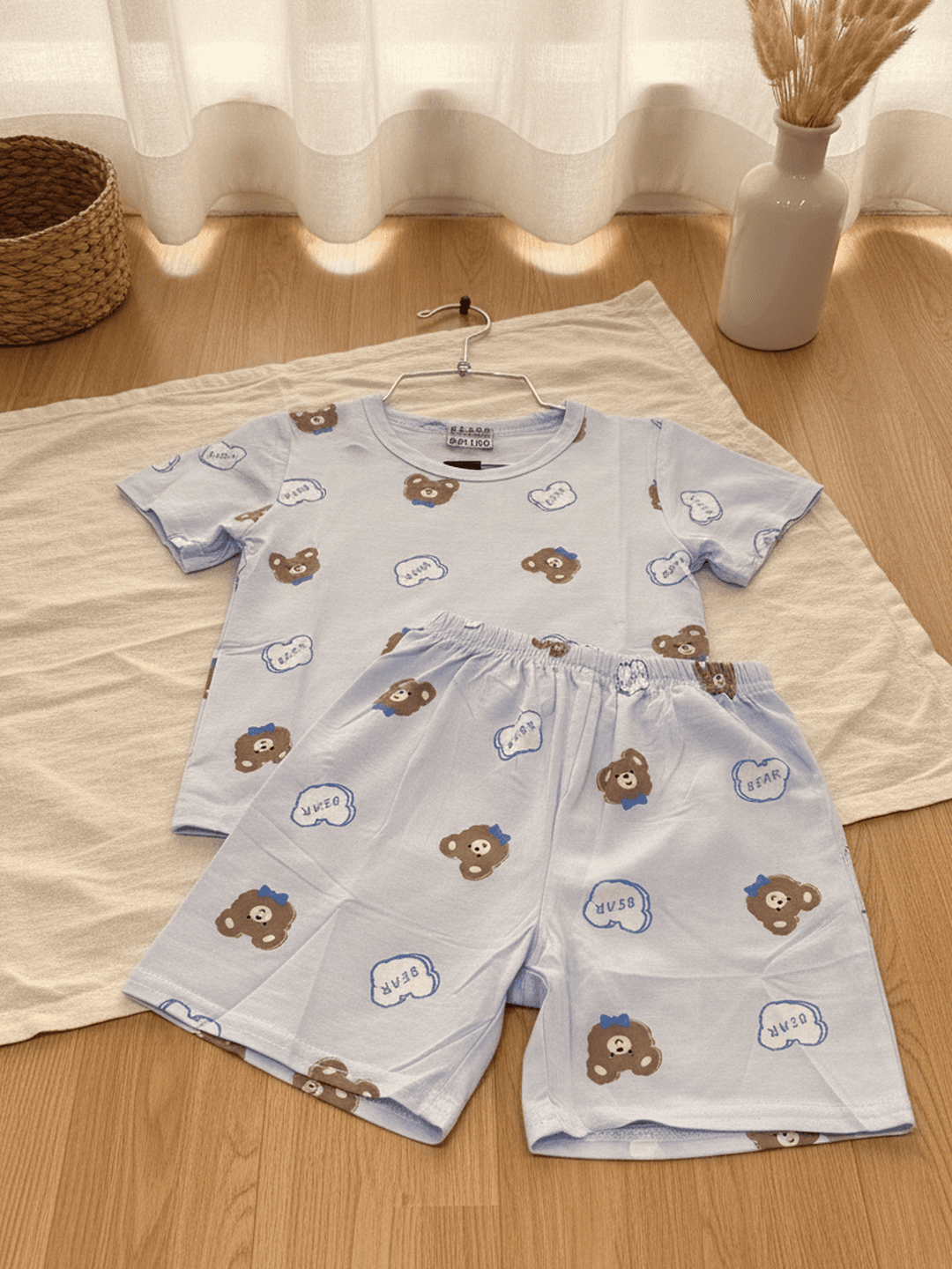 طقم بيجاما تيشيرت وشورت بنقشة دببة وكلمة BEAR بلون أزرق فاتح من ميدو